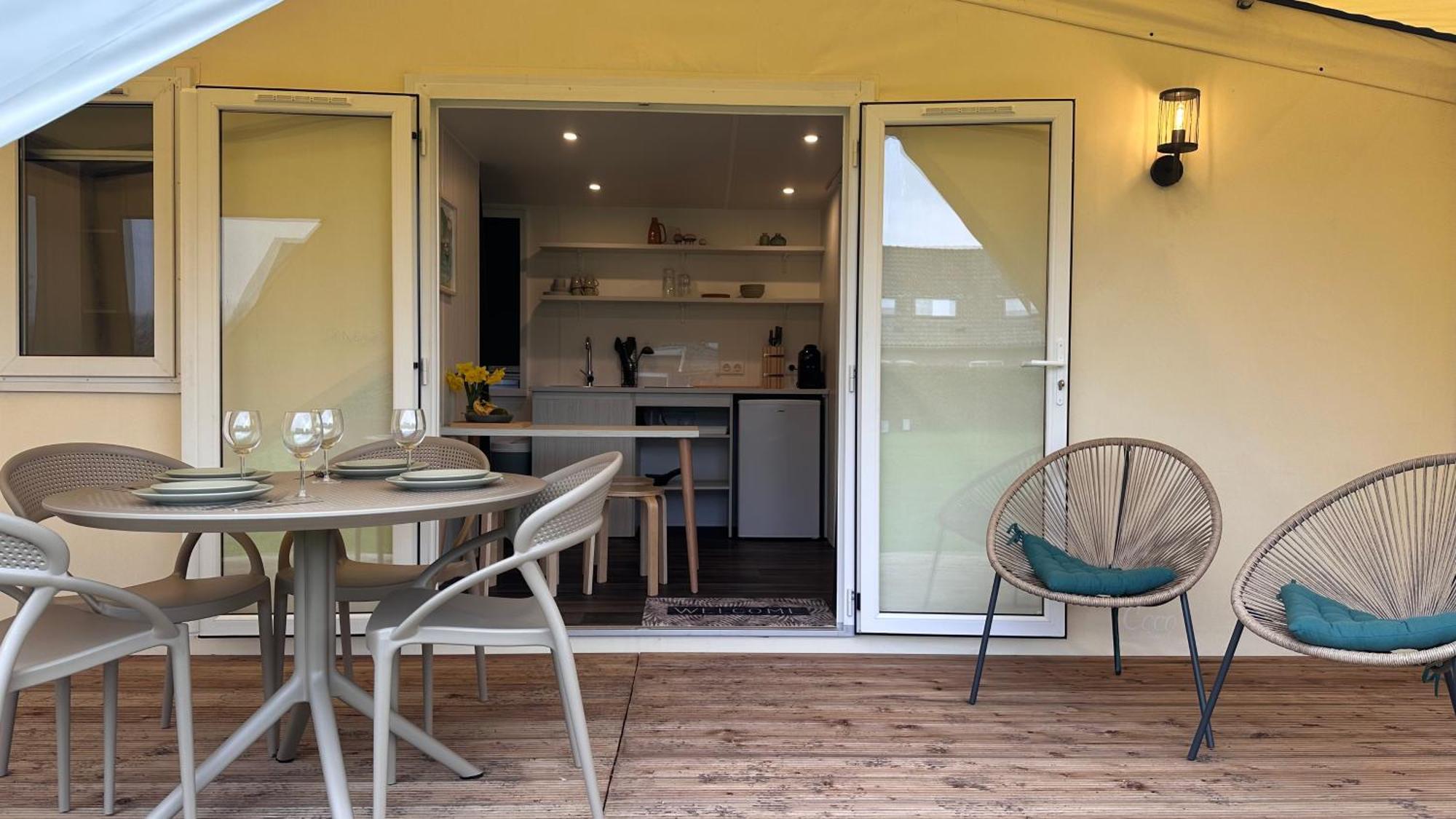 Glamping De Hof Van Eeden Warmond Esterno foto
