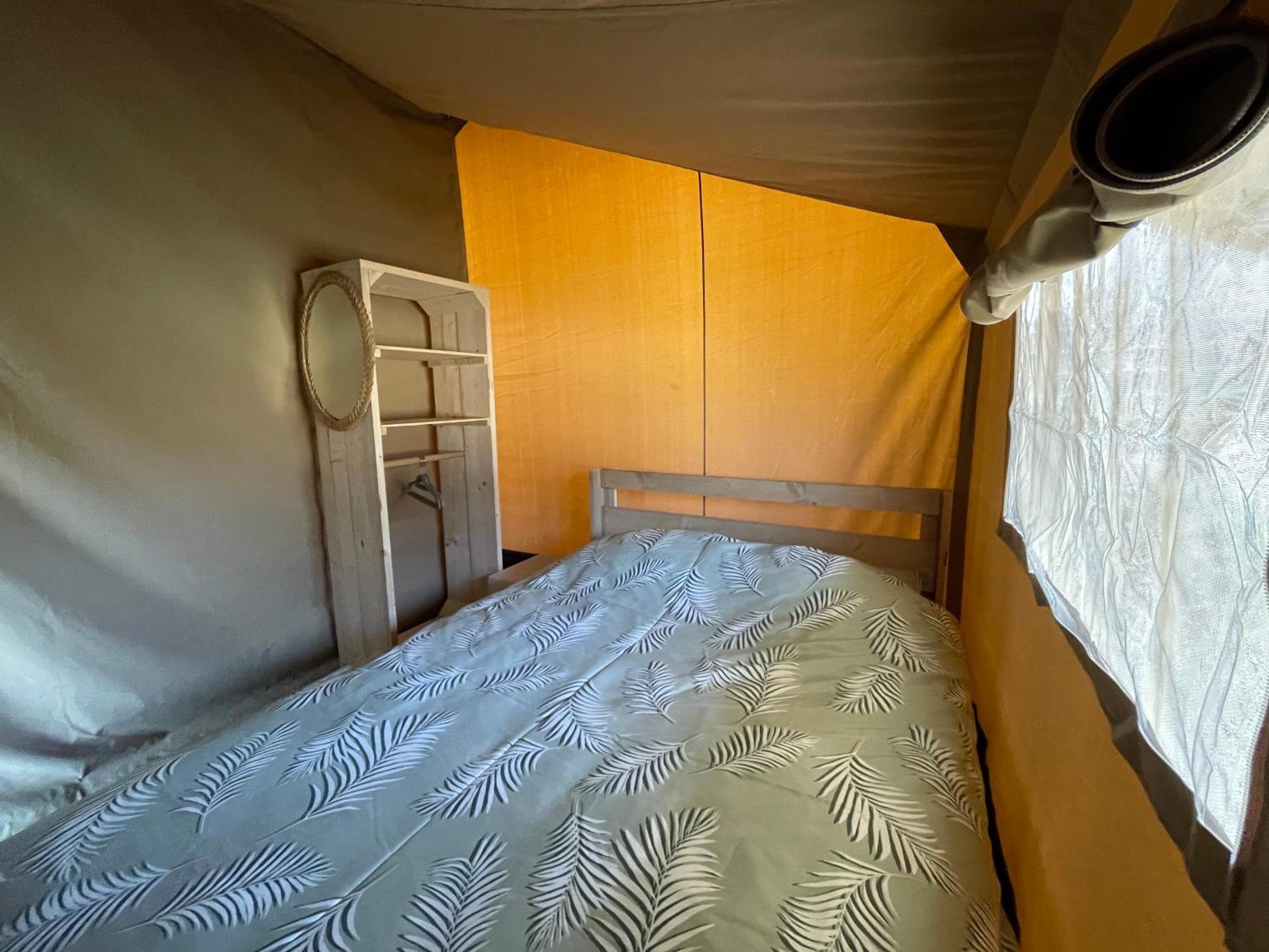Glamping De Hof Van Eeden Warmond Esterno foto