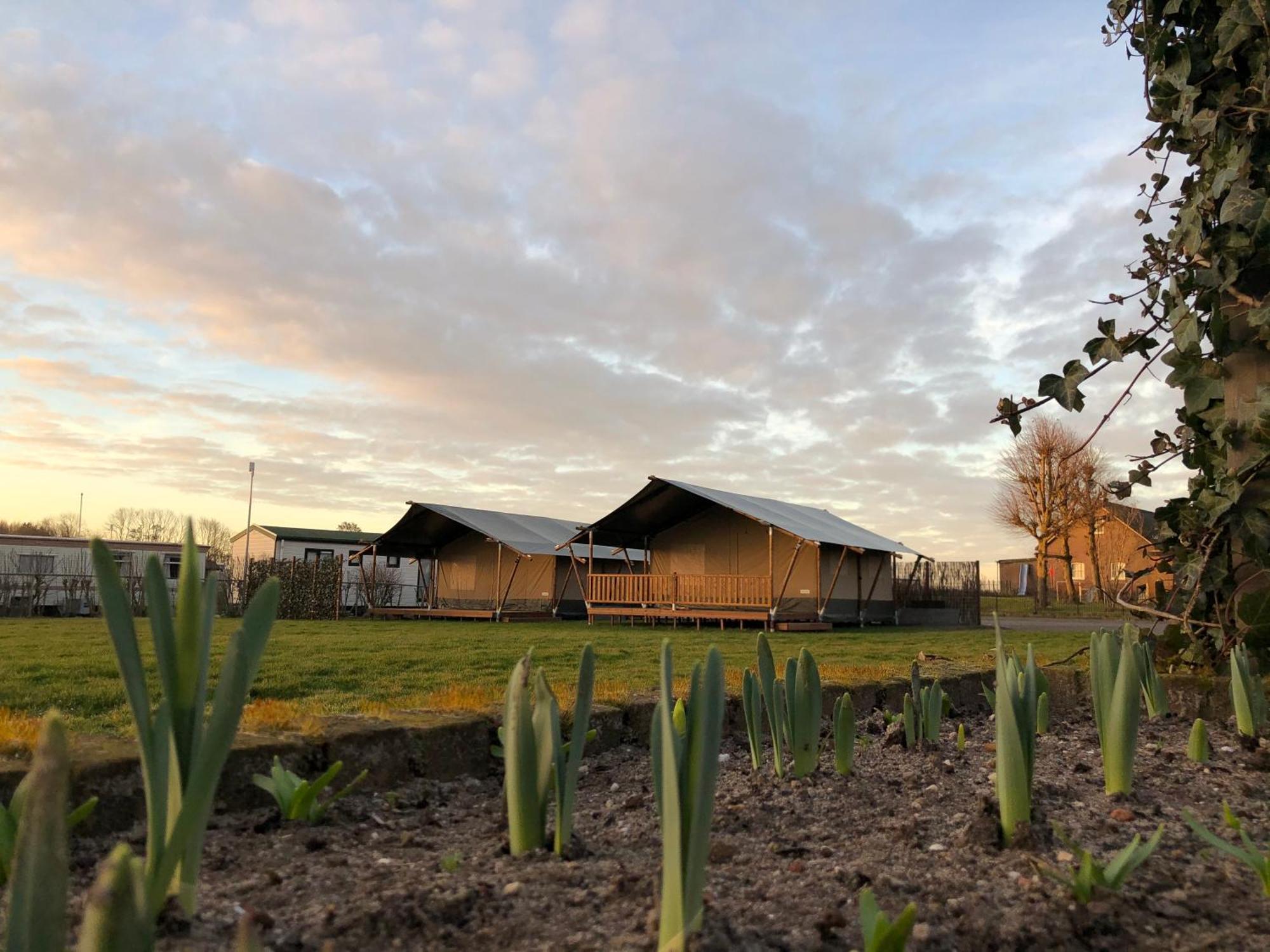 Glamping De Hof Van Eeden Warmond Esterno foto